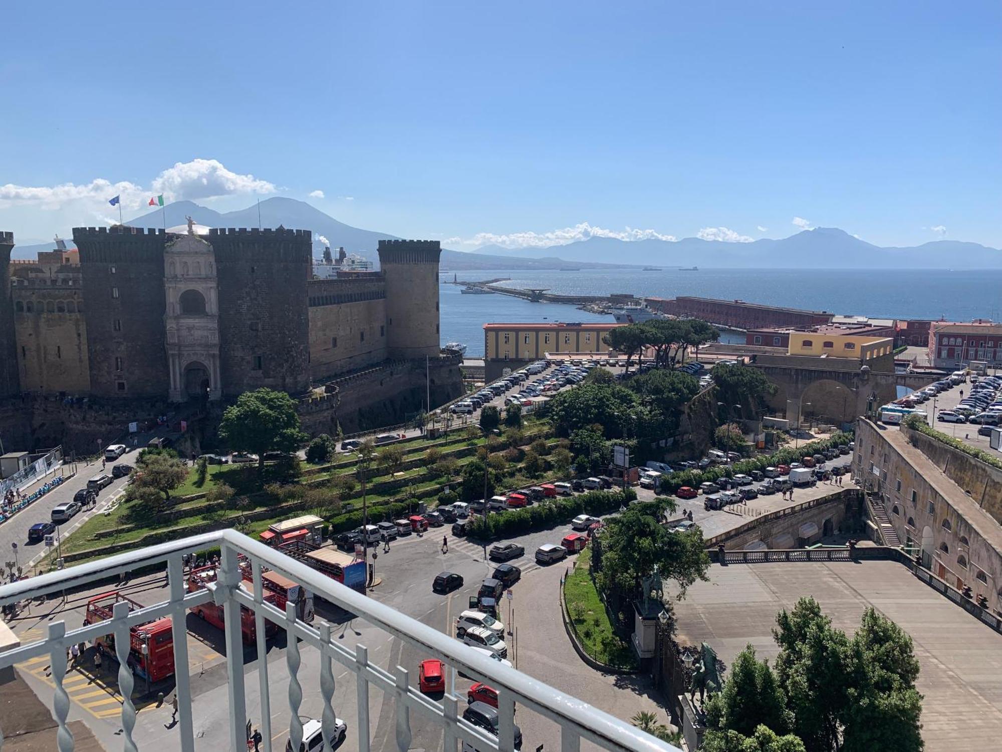 Residence Gli Angioini Srl Naples Exterior photo